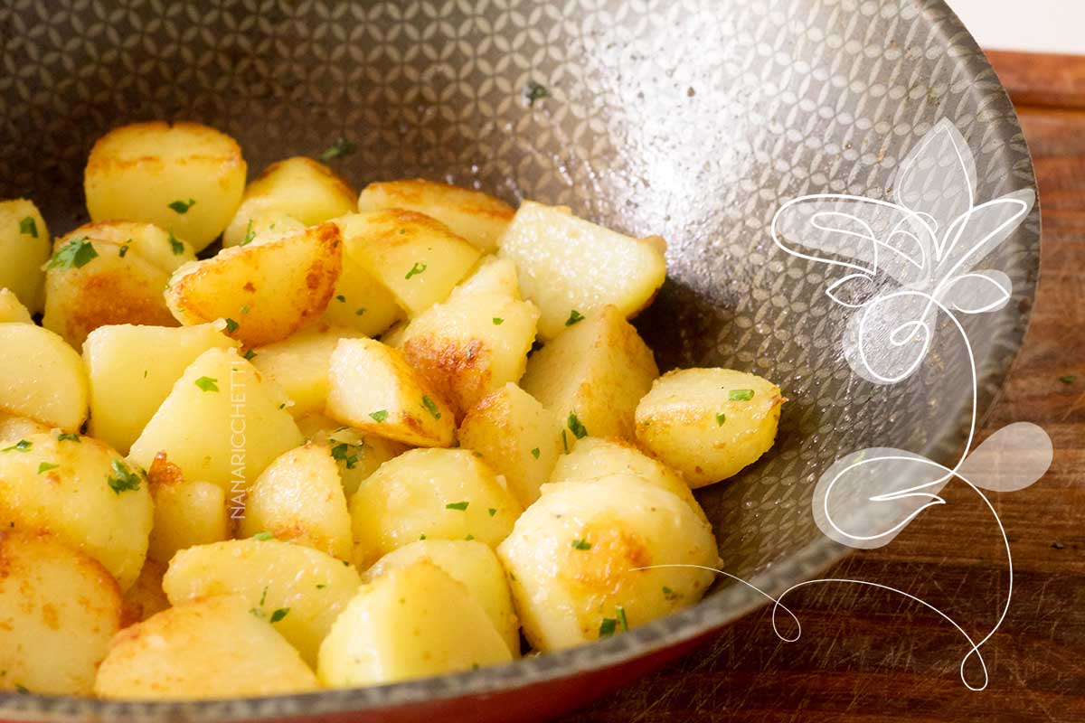 Receita de Batata Salteada na Manteiga - a famosa Batata Sauté, combina perfeitamente com almoço de Domingo.