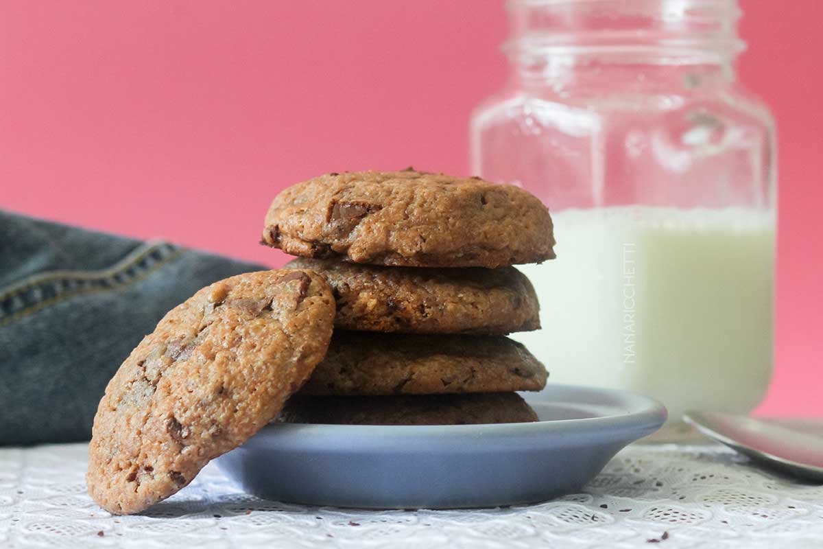 Receita de Cookies de Chocolate Americano - faça biscoito com gotas de chocolate para o lanche da tarde da criançada.