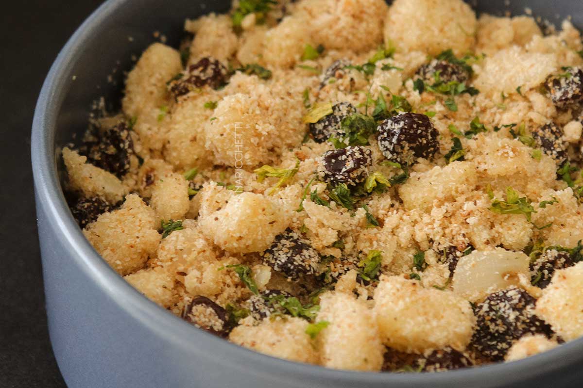 Receita de Farofa Natalina com Abacaxi - deixe o seu natal mais gostoso com essa farofa salgada com frutas.