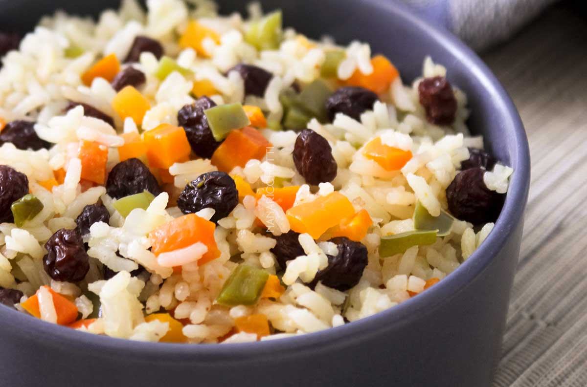 Receita de Arroz à Grega com Uvas Passas - perfeito para servir na ceia da noite de natal.