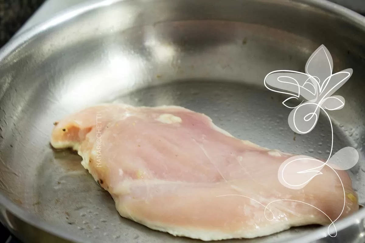 Receita de Frango Grelhado na Frigideira - aprenda a fazer esse delicioso prato, que pode ser servido no almoço e jantar da família.