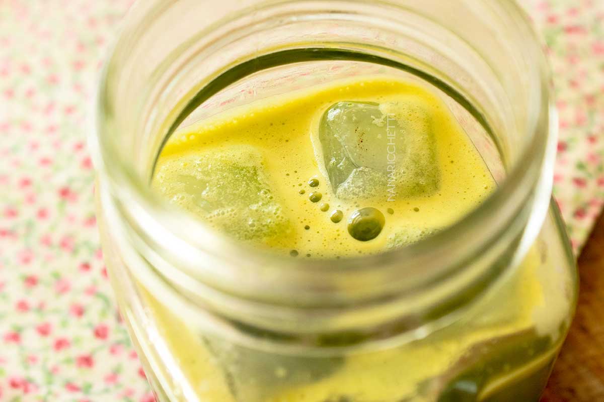 Receita de Suco de Laranja com Couve - o famoso suco verde, ótimo para começar o dia.