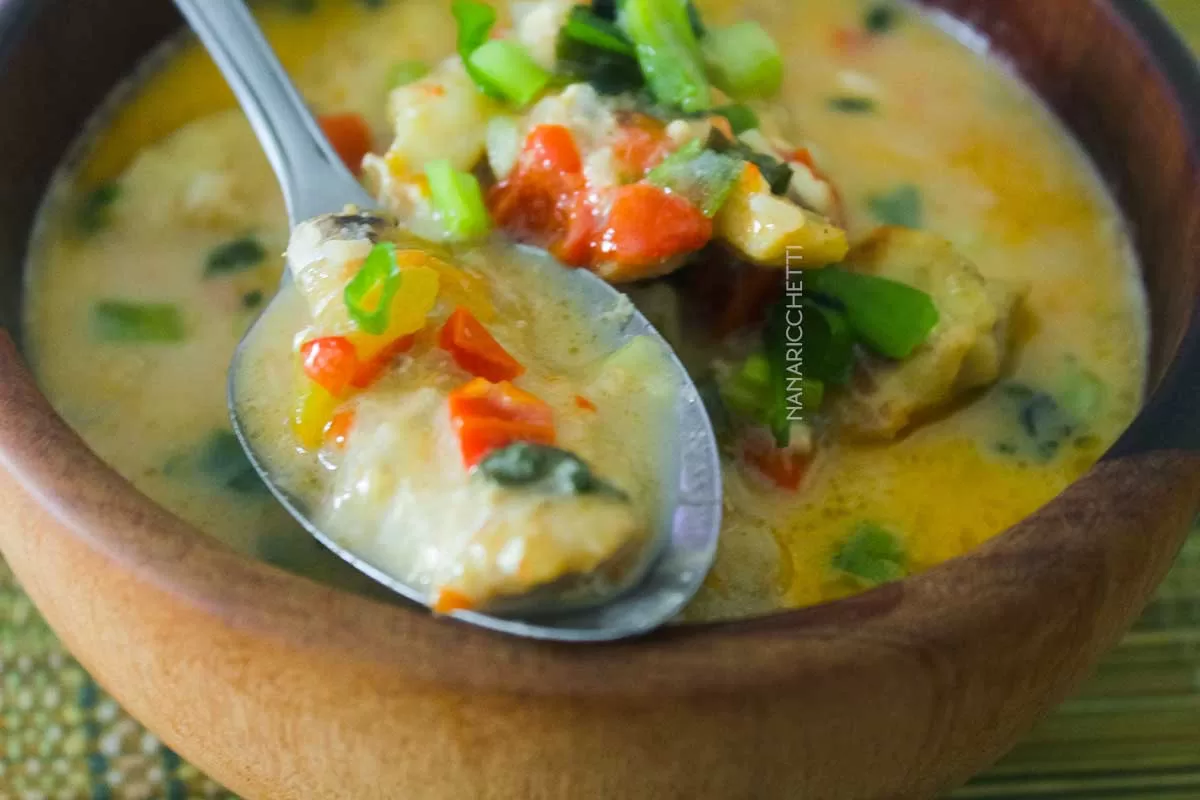 Receita de Peixe Cozido com Leite de Coco - um prato delicioso para servir no almoço de domingo com a família.