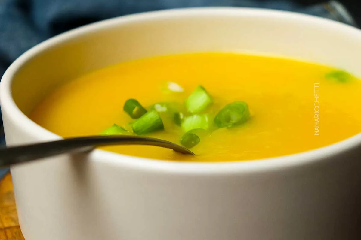 Receita de Sopa de Mandioquinha - muito fácil de fazer e é deliciosa.