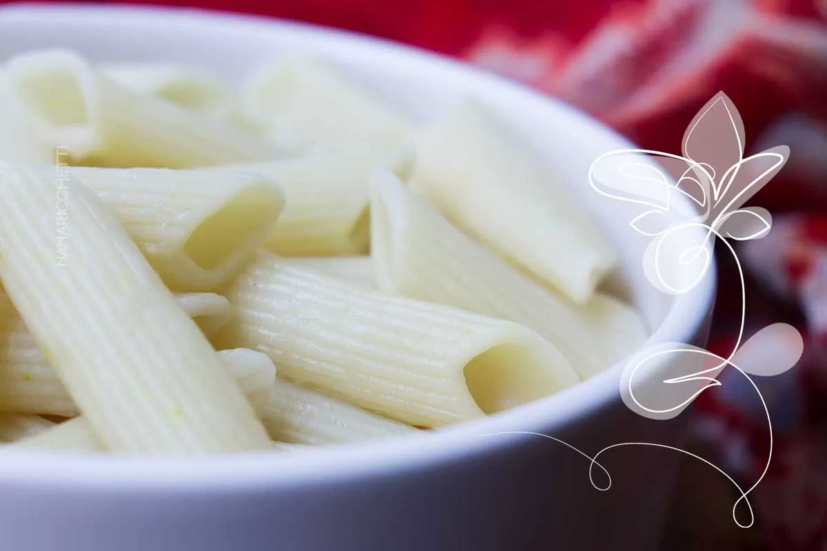 Receita de Macarrão com Carne Moída e Molho de Tomate - uma macarronada com carne simples e delicioso para o final de semana.