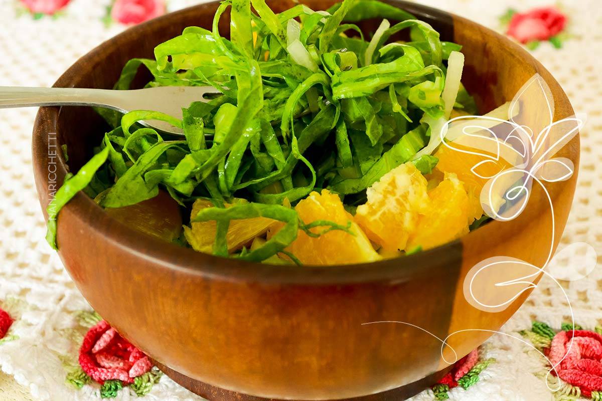 Receita de Salada de Couve - muito simples de fazer, perfeito para o verão.