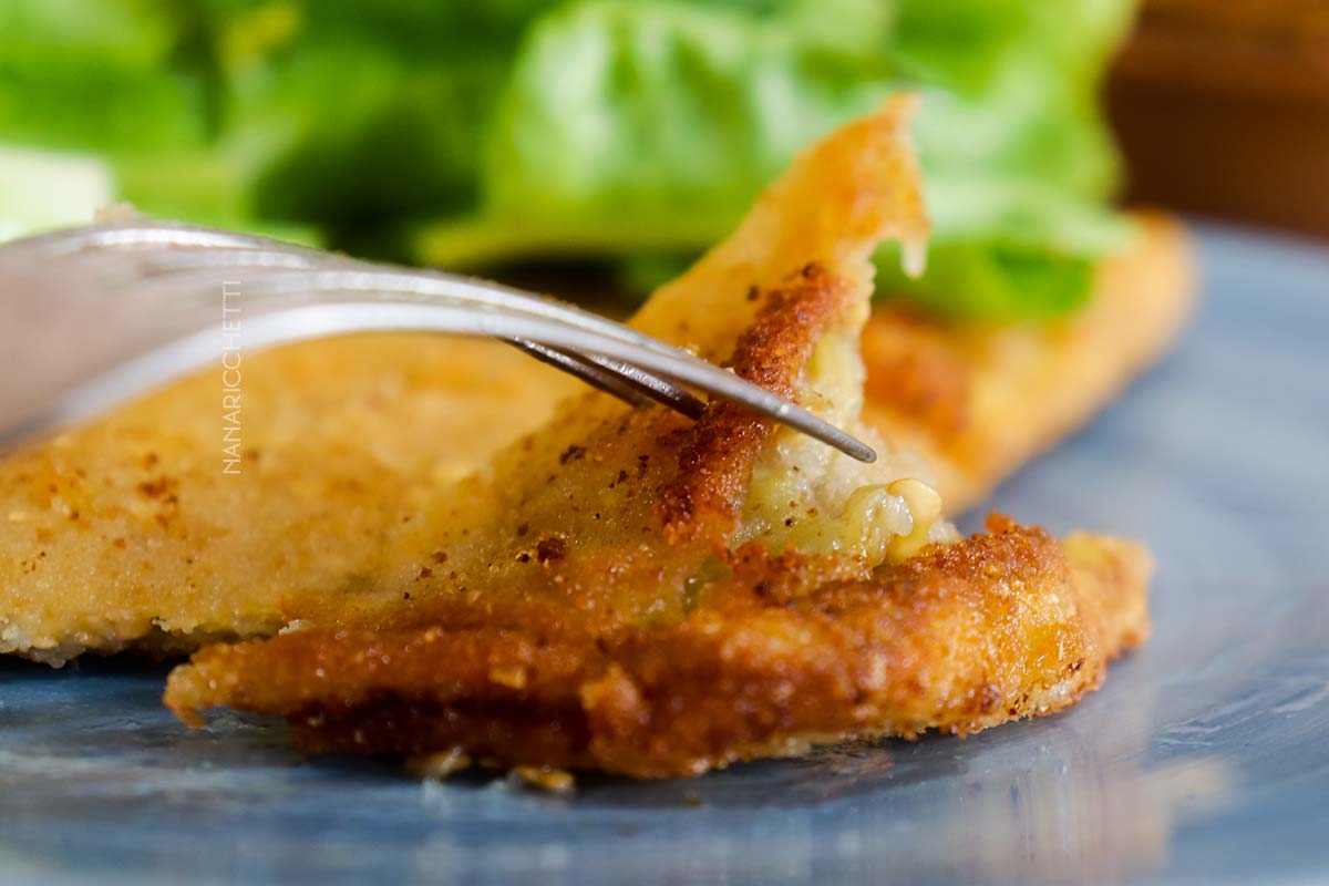 Receita de Berinjela à Milanesa - muito simples de fazer, faça outros pratos ou sirva a berinjela empanada com arroz e salada.