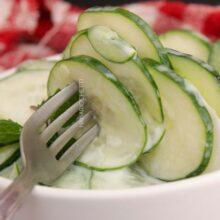Receita de Salada de Pepino com Iogurte - um almoço rápido e saudável para a semana.