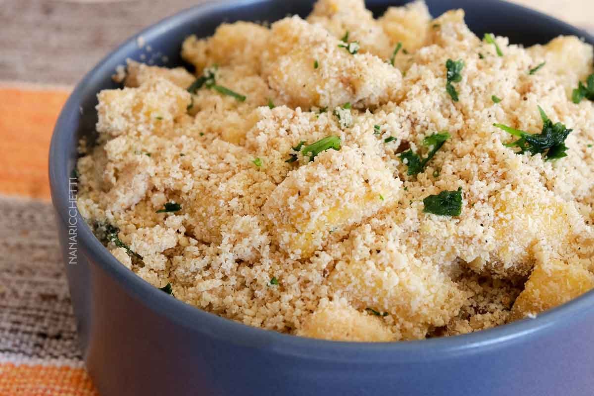 Receita de Farofa de Banana da Terra - veja como é simples fazer uma farofa saborosa para dias especiais.
