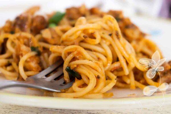 Receita de Macarrão com Sardinha de Lata - venha aprender a fazer uma macarronada deliciosa.