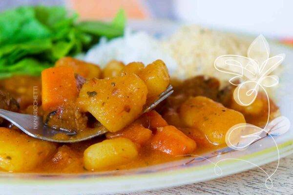 Receitinha de Picadinho de Carne - que tal preparar um prato gostoso e acolhedor, como o que sua mãe fazia, para a família?
