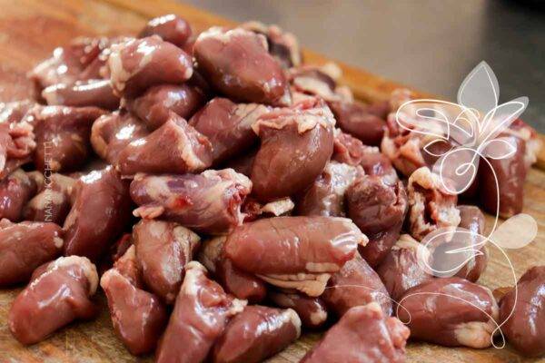 Coração de Frango Acebolado - receita simples e ideal para refeições rápidas ou petisco.