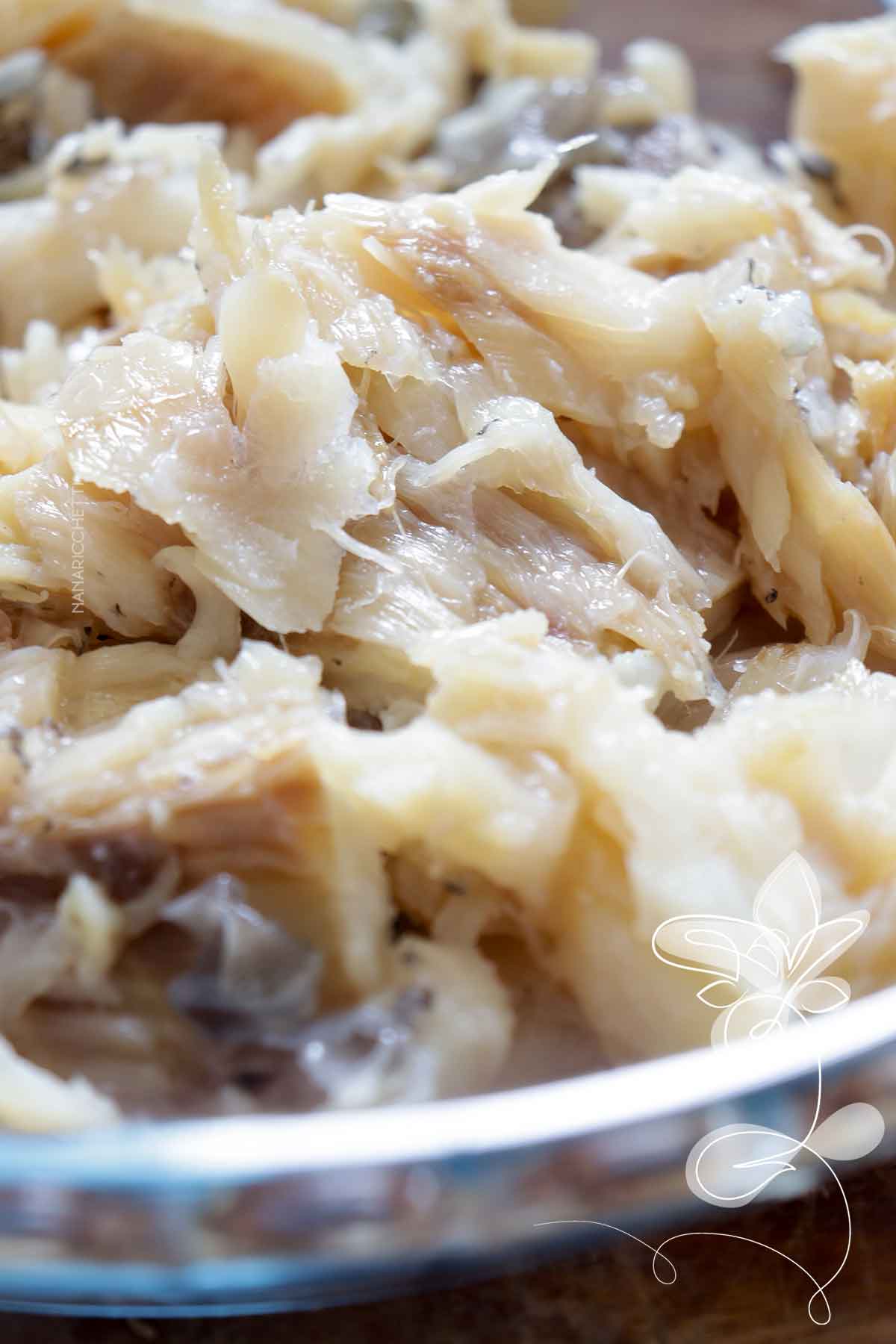 Receita de Bacalhau com Creme de Leite - celebre com este prato surpreendente.