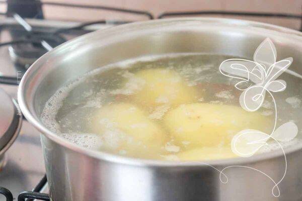 Receita de Bacalhau com Creme de Leite - celebre com este prato surpreendente.